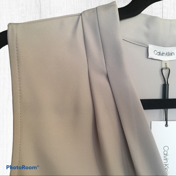 Calvin Klein Pleated V-Neck Sleeveless Blouse - Picture 3 of 5